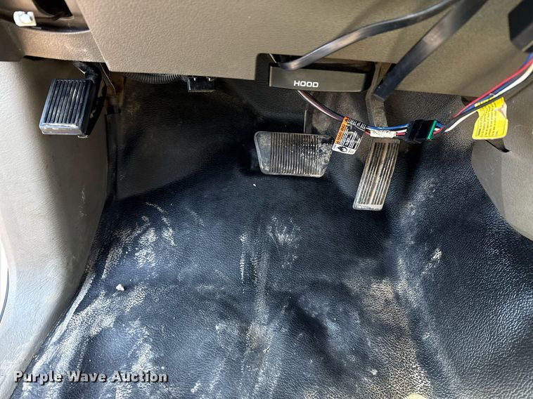 image for item EG2551 2008 Dodge Ram 5500HD bucket truck