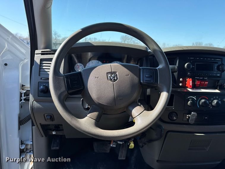 image for item EG2551 2008 Dodge Ram 5500HD bucket truck