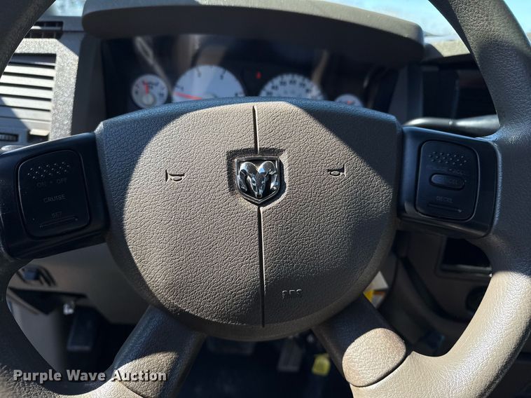 image for item EG2551 2008 Dodge Ram 5500HD bucket truck