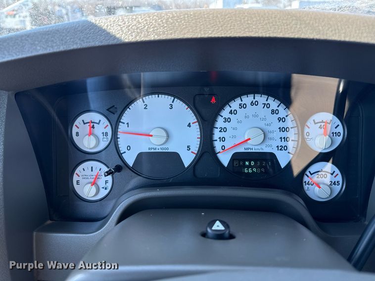 image for item EG2551 2008 Dodge Ram 5500HD bucket truck