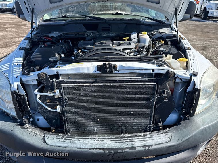 image for item EG2551 2008 Dodge Ram 5500HD bucket truck