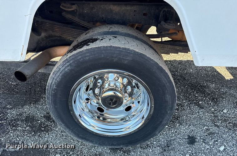 image for item EG2551 2008 Dodge Ram 5500HD bucket truck