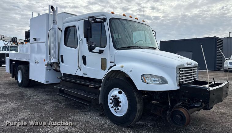 image for item EG2561 2006 Freightliner Business Class M2 Crew Cab utility / service truck