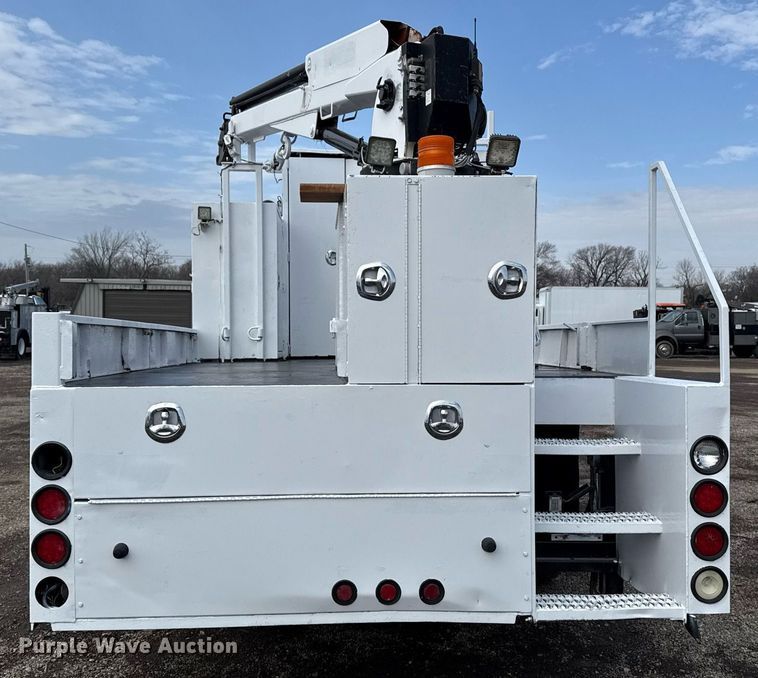 image for item EG2561 2006 Freightliner Business Class M2 Crew Cab utility / service truck