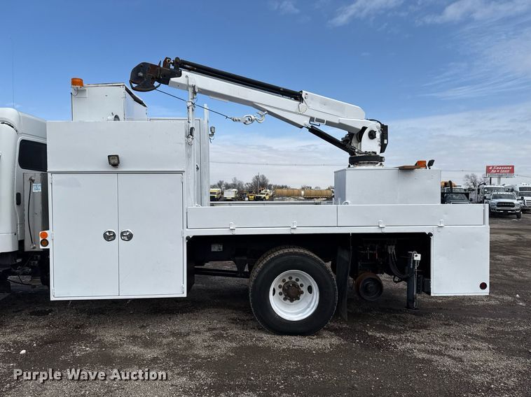 image for item EG2561 2006 Freightliner Business Class M2 Crew Cab utility / service truck