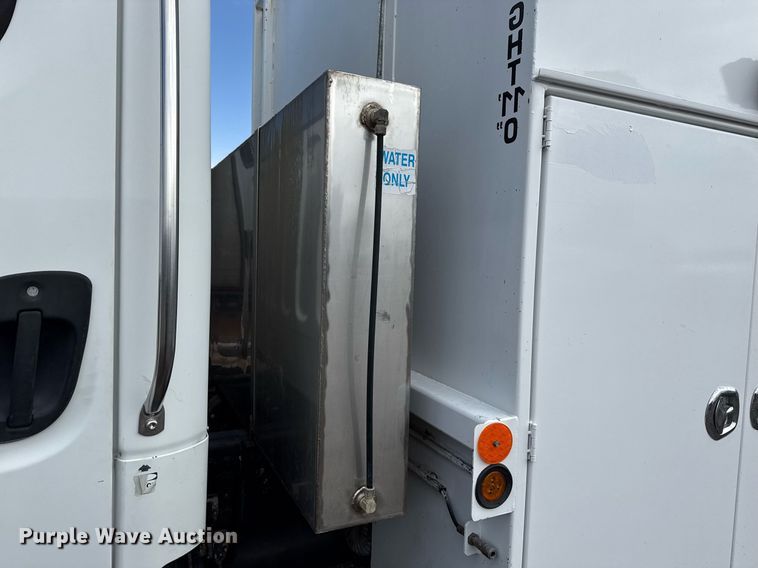 image for item EG2561 2006 Freightliner Business Class M2 Crew Cab utility / service truck