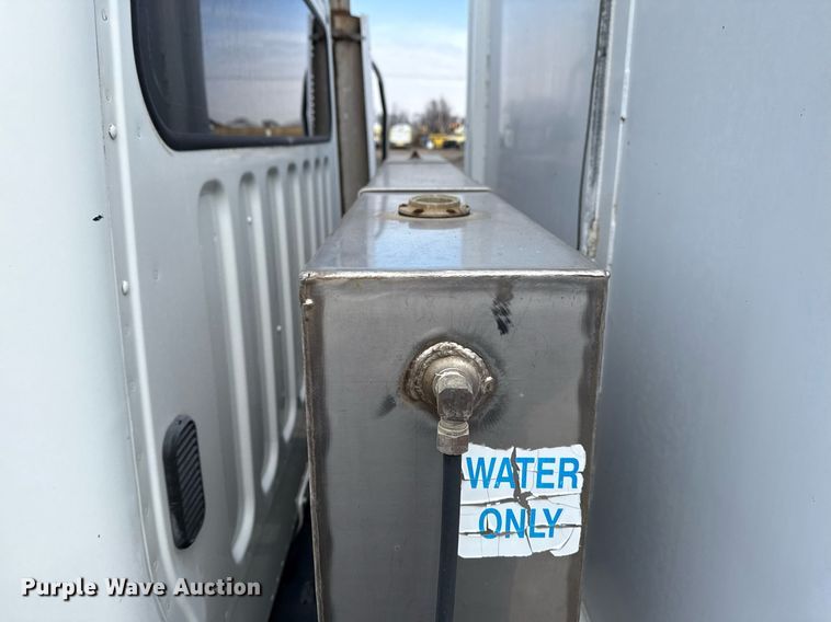 image for item EG2561 2006 Freightliner Business Class M2 Crew Cab utility / service truck