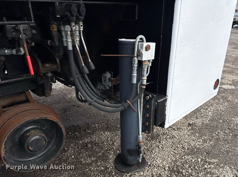 image for item EG2561 2006 Freightliner Business Class M2 Crew Cab utility / service truck