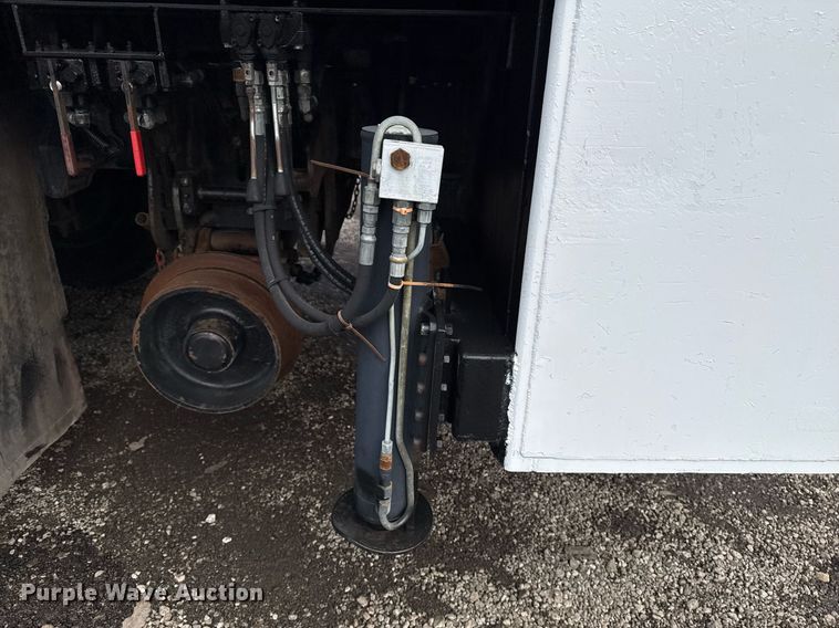 image for item EG2561 2006 Freightliner Business Class M2 Crew Cab utility / service truck