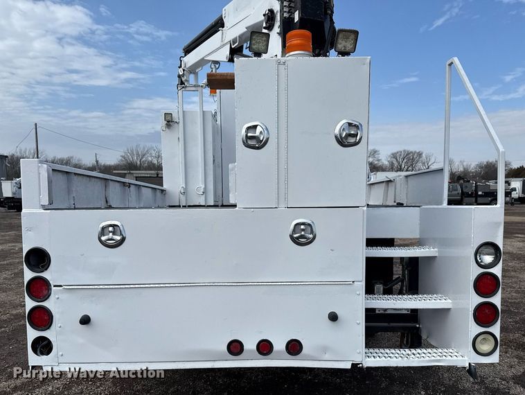 image for item EG2561 2006 Freightliner Business Class M2 Crew Cab utility / service truck