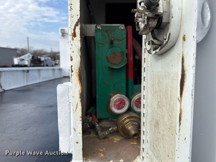 image for item EG2561 2006 Freightliner Business Class M2 Crew Cab utility / service truck