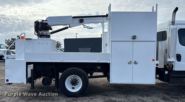 image for item EG2561 2006 Freightliner Business Class M2 Crew Cab utility / service truck