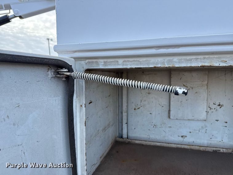 image for item EG2561 2006 Freightliner Business Class M2 Crew Cab utility / service truck