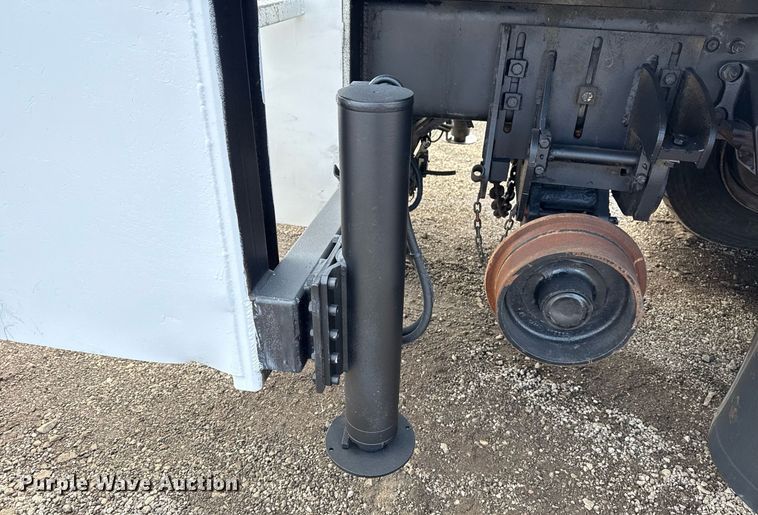 image for item EG2561 2006 Freightliner Business Class M2 Crew Cab utility / service truck