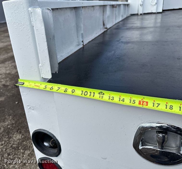 image for item EG2561 2006 Freightliner Business Class M2 Crew Cab utility / service truck