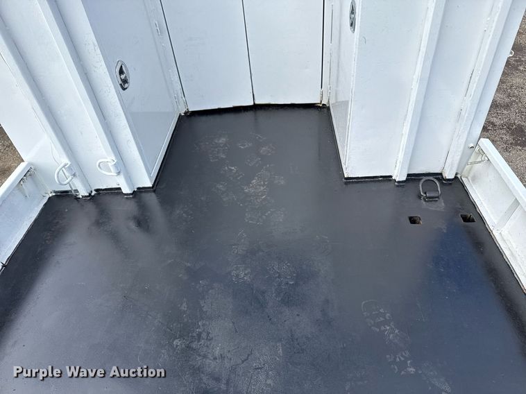 image for item EG2561 2006 Freightliner Business Class M2 Crew Cab utility / service truck