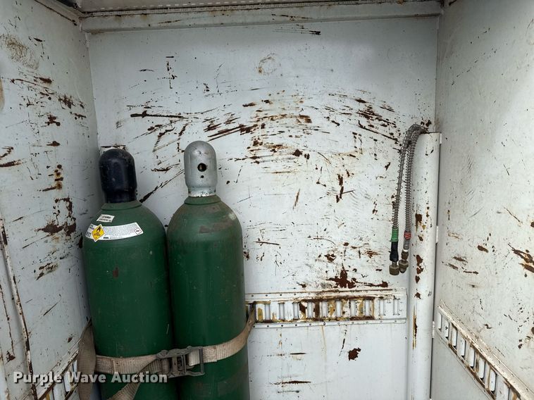 image for item EG2561 2006 Freightliner Business Class M2 Crew Cab utility / service truck