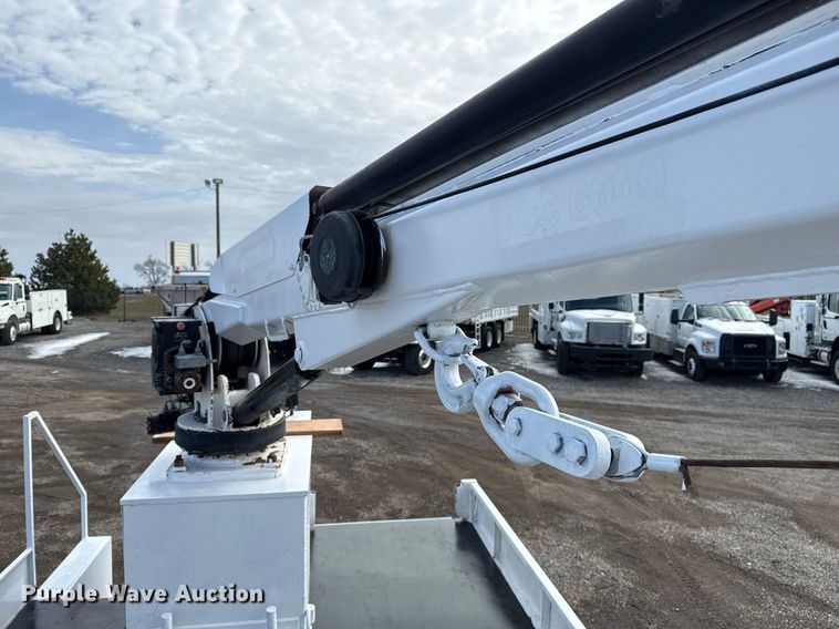 image for item EG2561 2006 Freightliner Business Class M2 Crew Cab utility / service truck