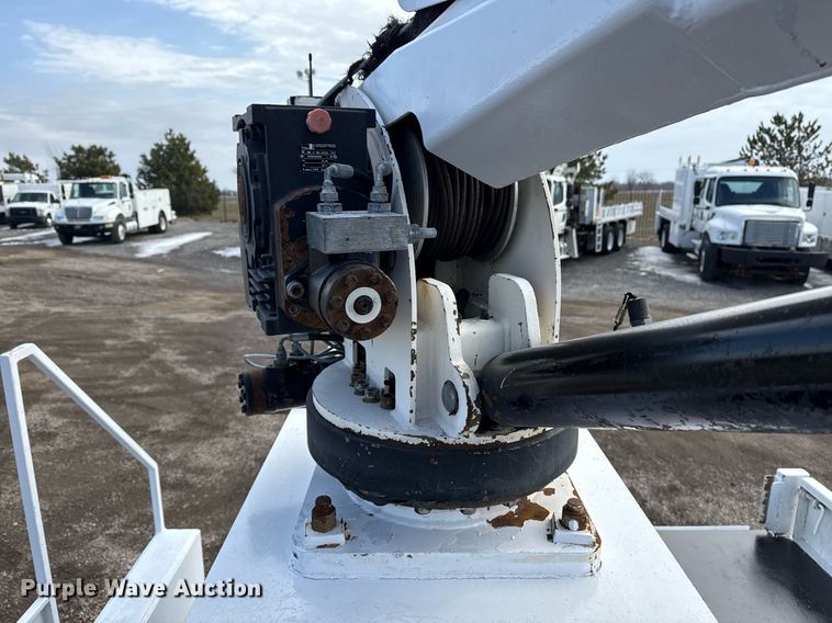 image for item EG2561 2006 Freightliner Business Class M2 Crew Cab utility / service truck