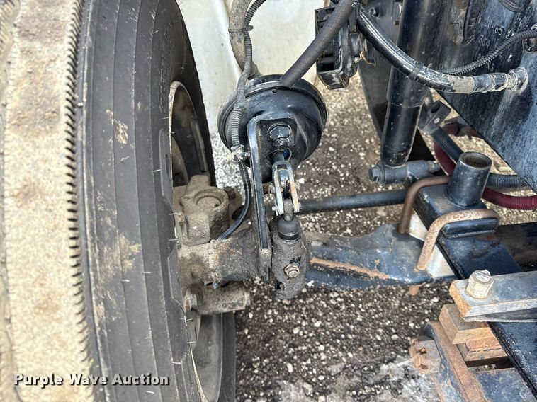 image for item EG2561 2006 Freightliner Business Class M2 Crew Cab utility / service truck