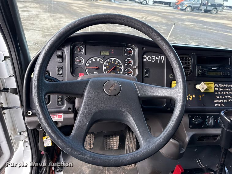 image for item EG2561 2006 Freightliner Business Class M2 Crew Cab utility / service truck