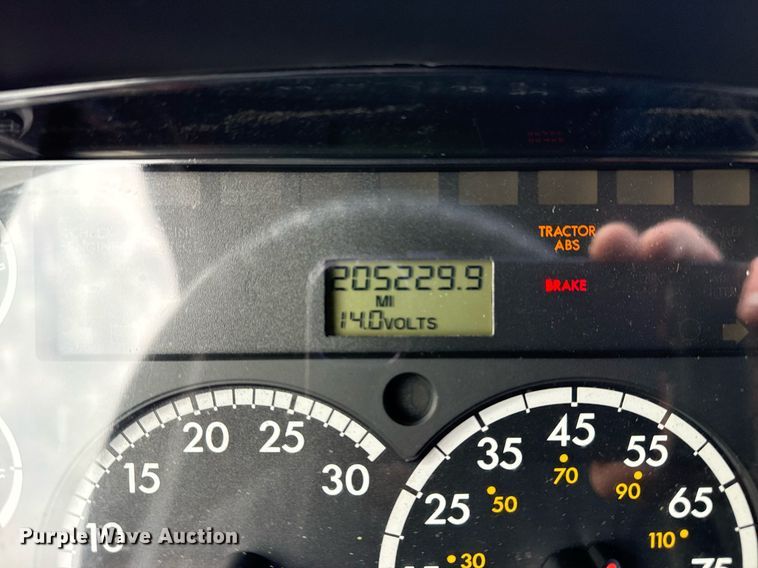 image for item EG2561 2006 Freightliner Business Class M2 Crew Cab utility / service truck