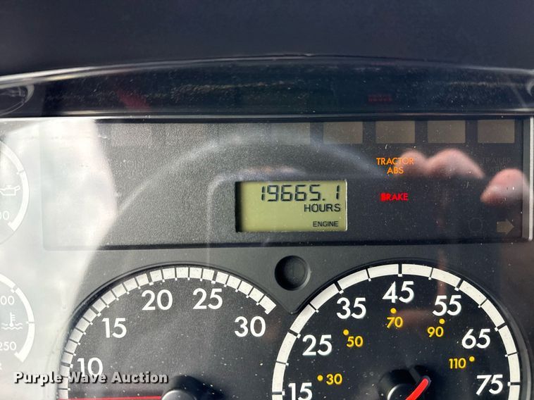 image for item EG2561 2006 Freightliner Business Class M2 Crew Cab utility / service truck