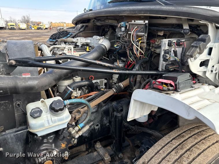 image for item EG2561 2006 Freightliner Business Class M2 Crew Cab utility / service truck