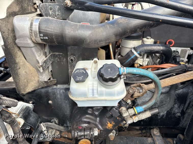 image for item EG2561 2006 Freightliner Business Class M2 Crew Cab utility / service truck