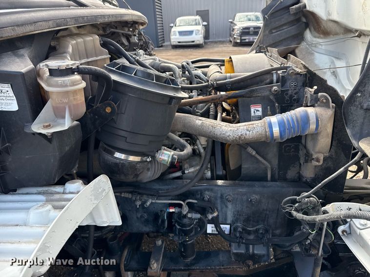 image for item EG2561 2006 Freightliner Business Class M2 Crew Cab utility / service truck