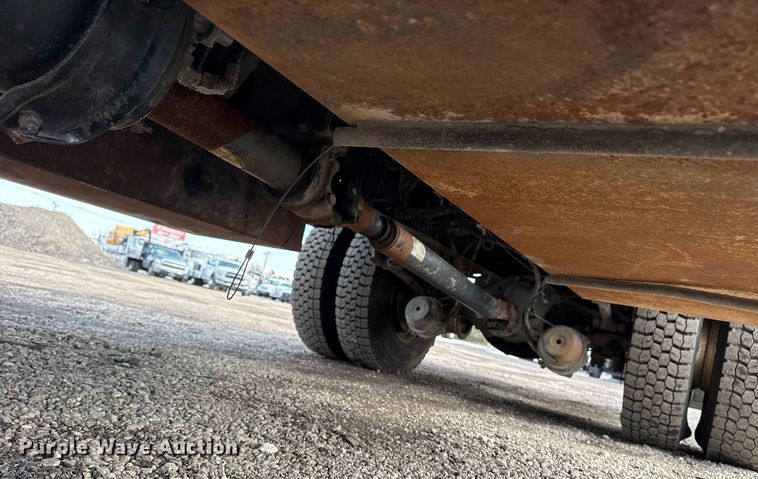 image for item EG2561 2006 Freightliner Business Class M2 Crew Cab utility / service truck