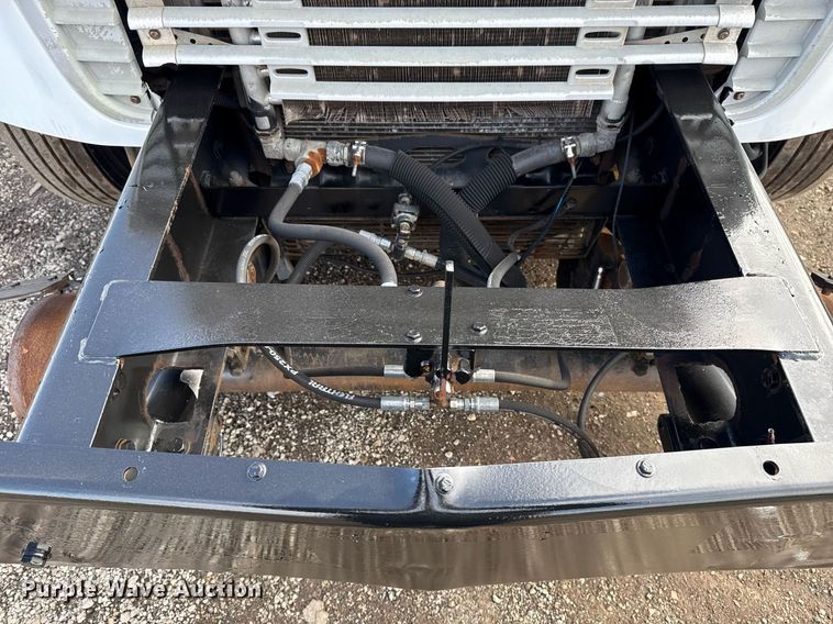 image for item EG2561 2006 Freightliner Business Class M2 Crew Cab utility / service truck