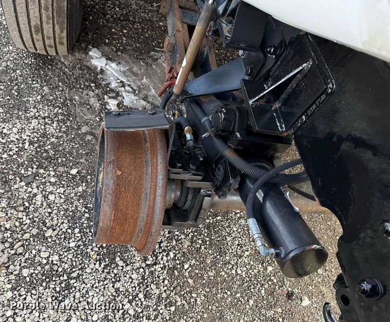 image for item EG2561 2006 Freightliner Business Class M2 Crew Cab utility / service truck