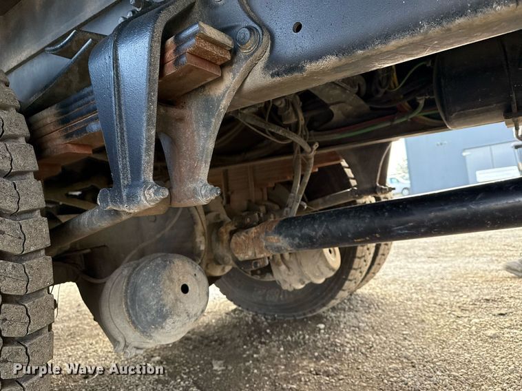 image for item EG2561 2006 Freightliner Business Class M2 Crew Cab utility / service truck