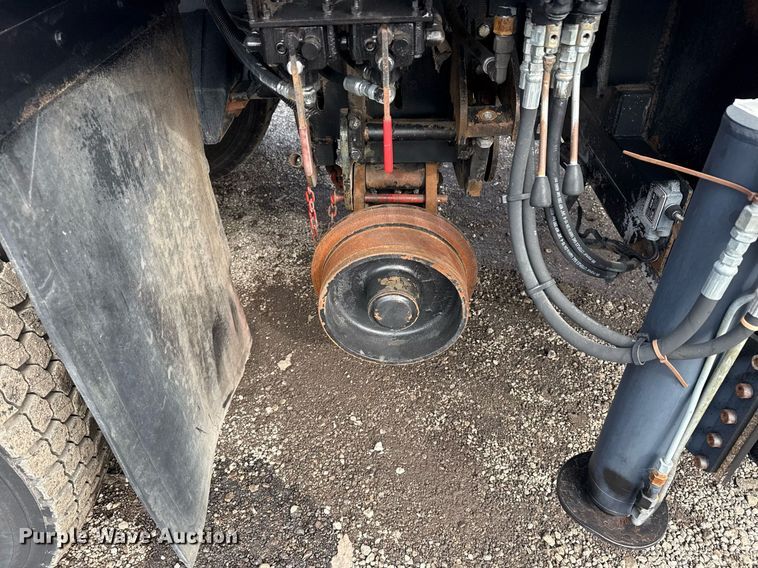 image for item EG2561 2006 Freightliner Business Class M2 Crew Cab utility / service truck