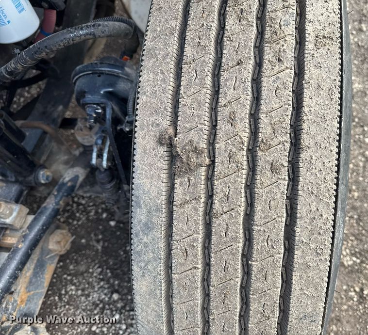 image for item EG2561 2006 Freightliner Business Class M2 Crew Cab utility / service truck