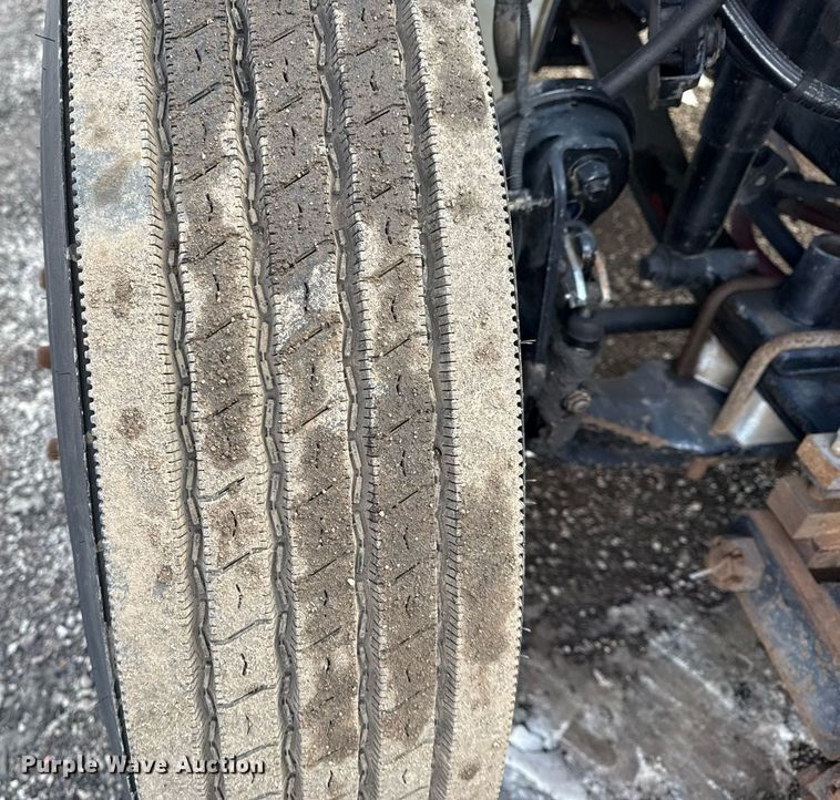 image for item EG2561 2006 Freightliner Business Class M2 Crew Cab utility / service truck