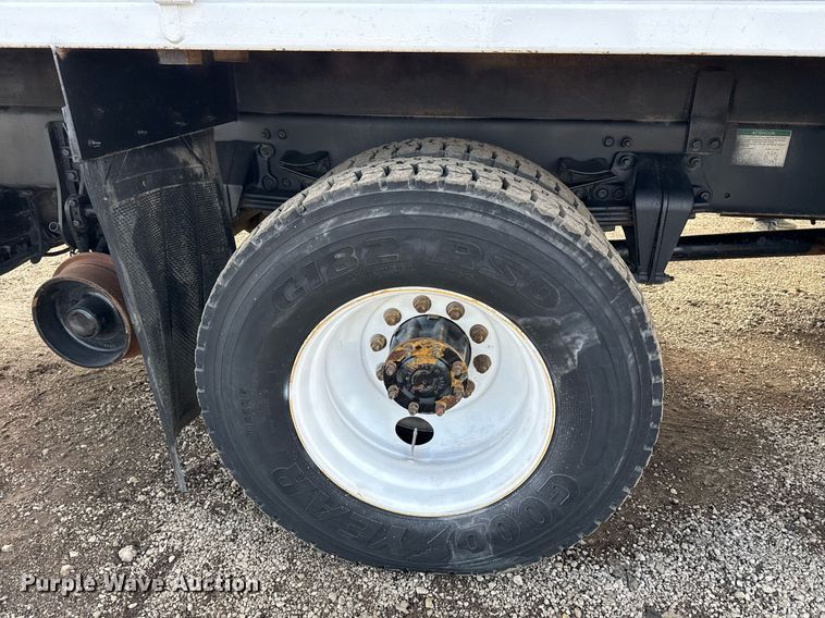 image for item EG2561 2006 Freightliner Business Class M2 Crew Cab utility / service truck