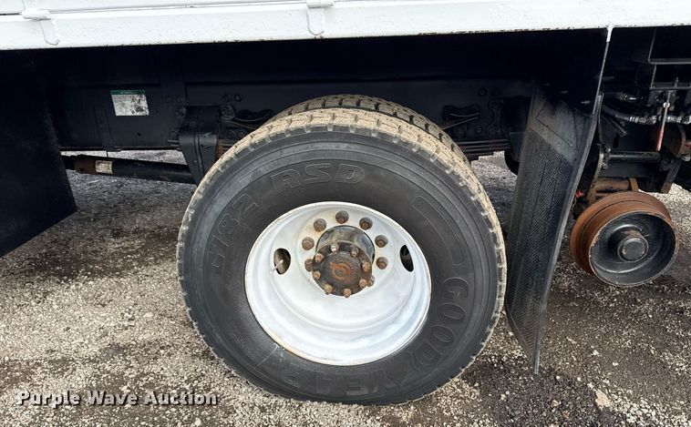 image for item EG2561 2006 Freightliner Business Class M2 Crew Cab utility / service truck