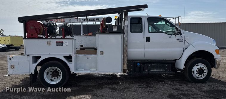 image for item EG2563 2011 Ford F650 Super Duty SuperCab utility / service truck