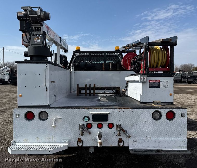 image for item EG2563 2011 Ford F650 Super Duty SuperCab utility / service truck