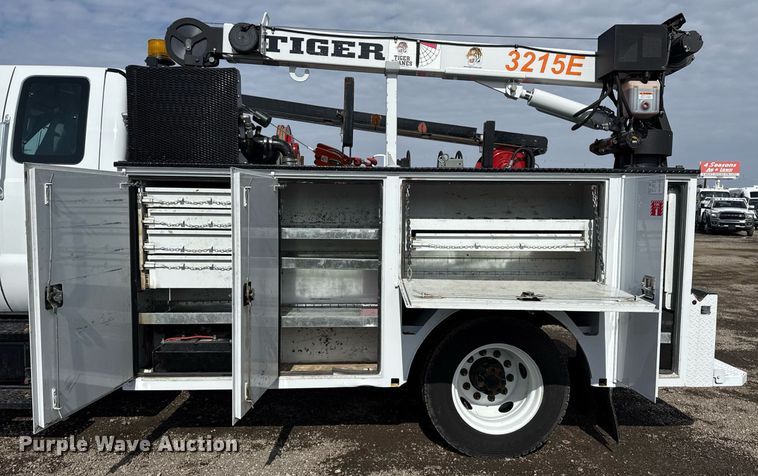 image for item EG2563 2011 Ford F650 Super Duty SuperCab utility / service truck