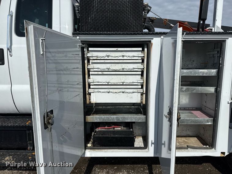 image for item EG2563 2011 Ford F650 Super Duty SuperCab utility / service truck