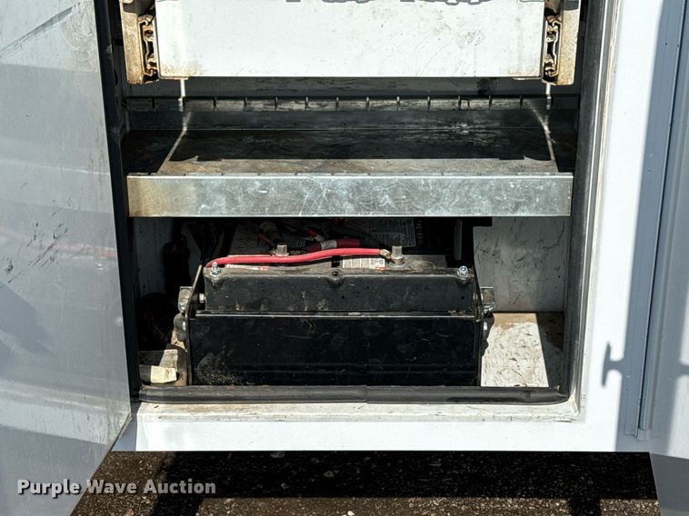 image for item EG2563 2011 Ford F650 Super Duty SuperCab utility / service truck