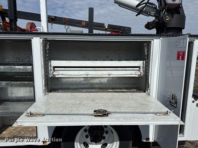 image for item EG2563 2011 Ford F650 Super Duty SuperCab utility / service truck