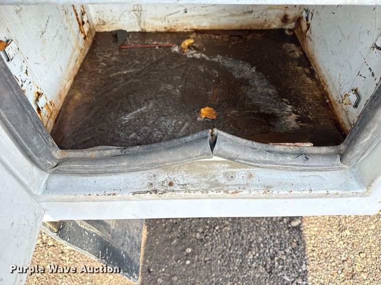 image for item EG2563 2011 Ford F650 Super Duty SuperCab utility / service truck