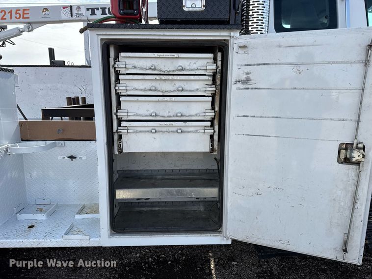 image for item EG2563 2011 Ford F650 Super Duty SuperCab utility / service truck