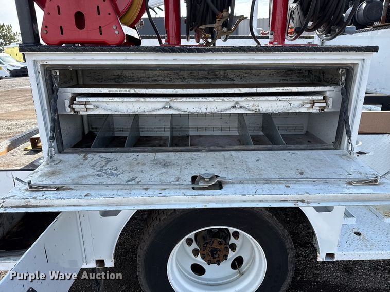 image for item EG2563 2011 Ford F650 Super Duty SuperCab utility / service truck