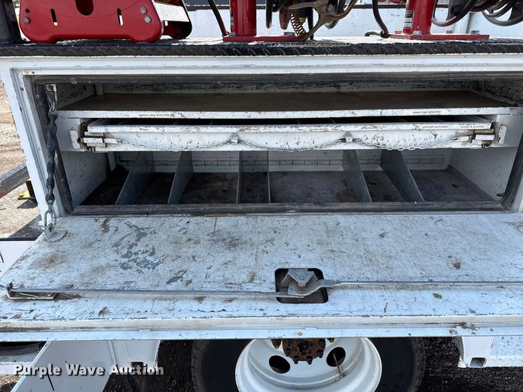 image for item EG2563 2011 Ford F650 Super Duty SuperCab utility / service truck