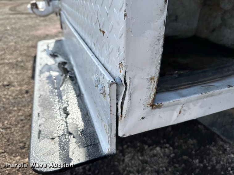 image for item EG2563 2011 Ford F650 Super Duty SuperCab utility / service truck